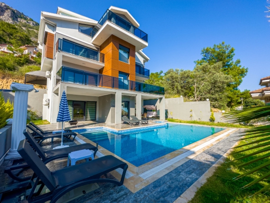 Göcekte 8 kişi kapasiteli marin b villa